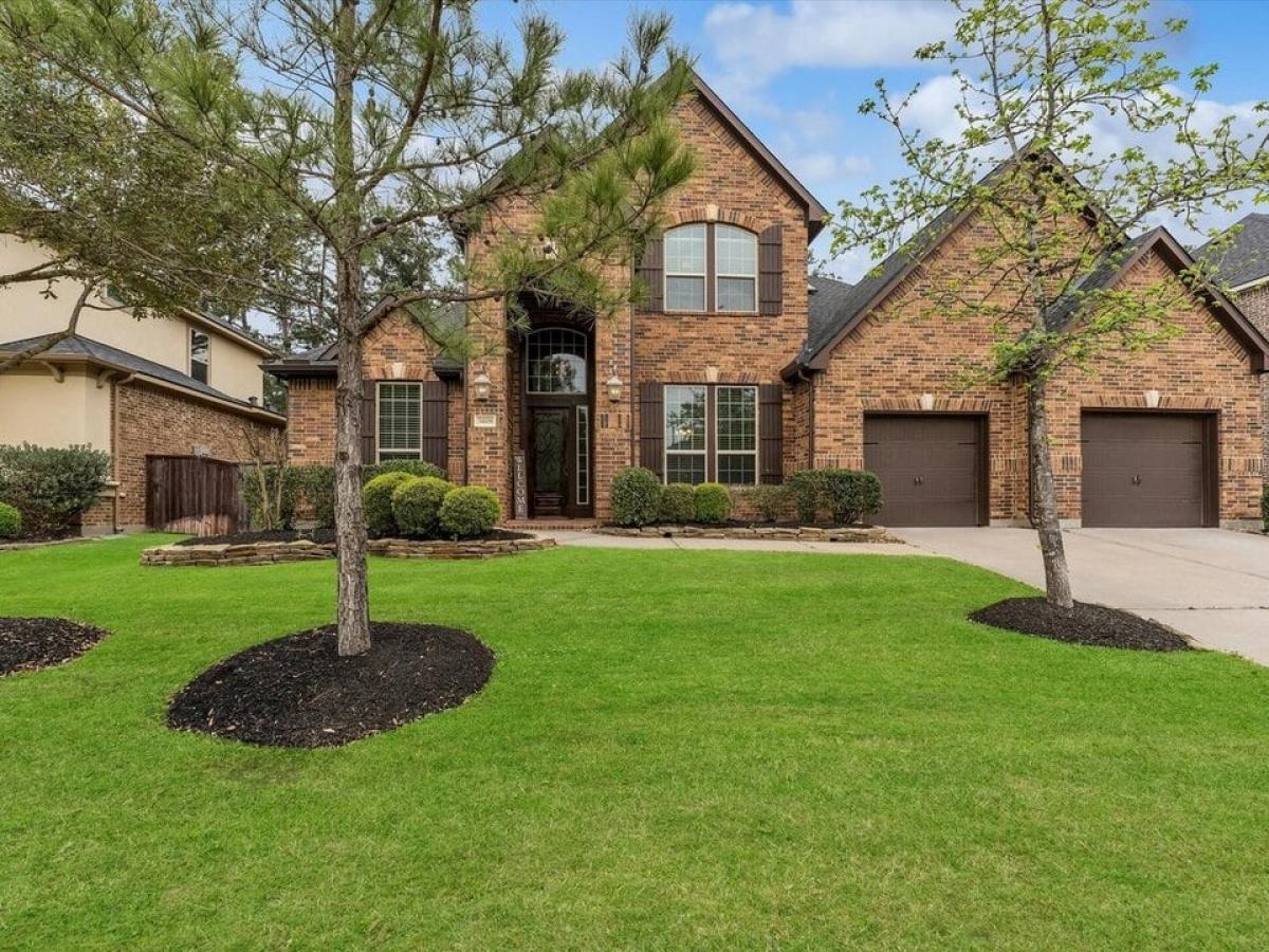 Picture of Home For Sale in Pinehurst, Texas, United States