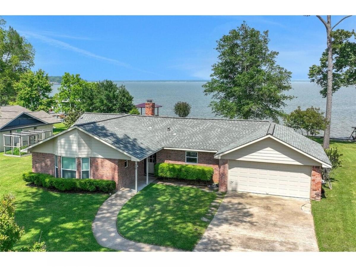 Picture of Home For Sale in Point Blank, Texas, United States