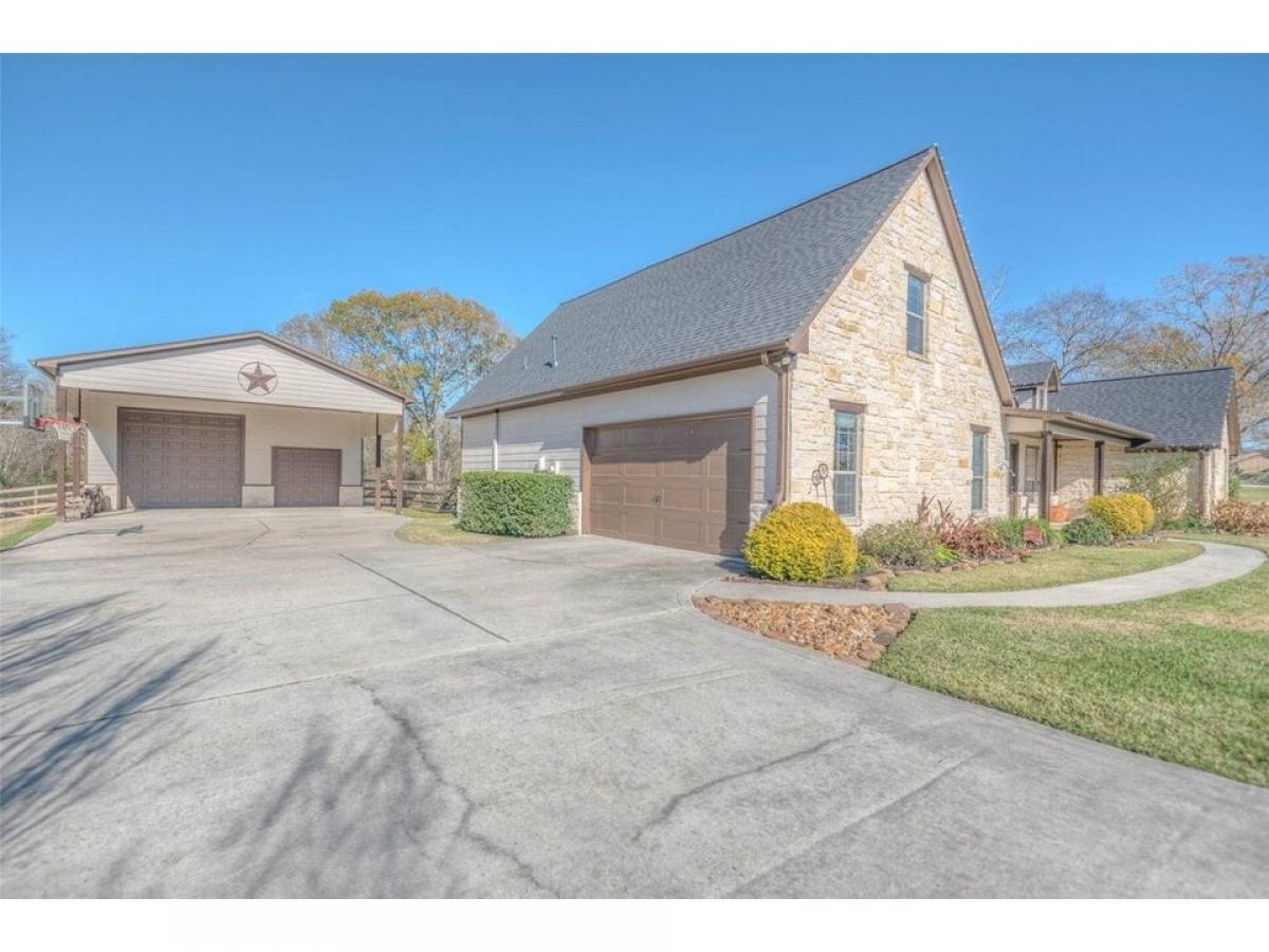 Picture of Home For Sale in Montgomery, Texas, United States