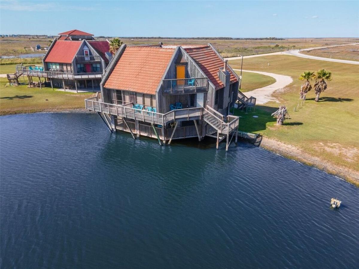 Picture of Home For Sale in Matagorda, Texas, United States