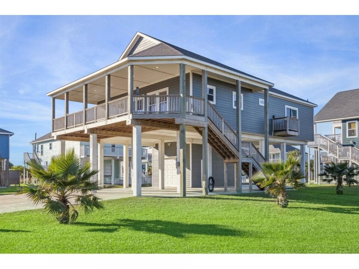 Picture of Home For Sale in Galveston, Texas, United States