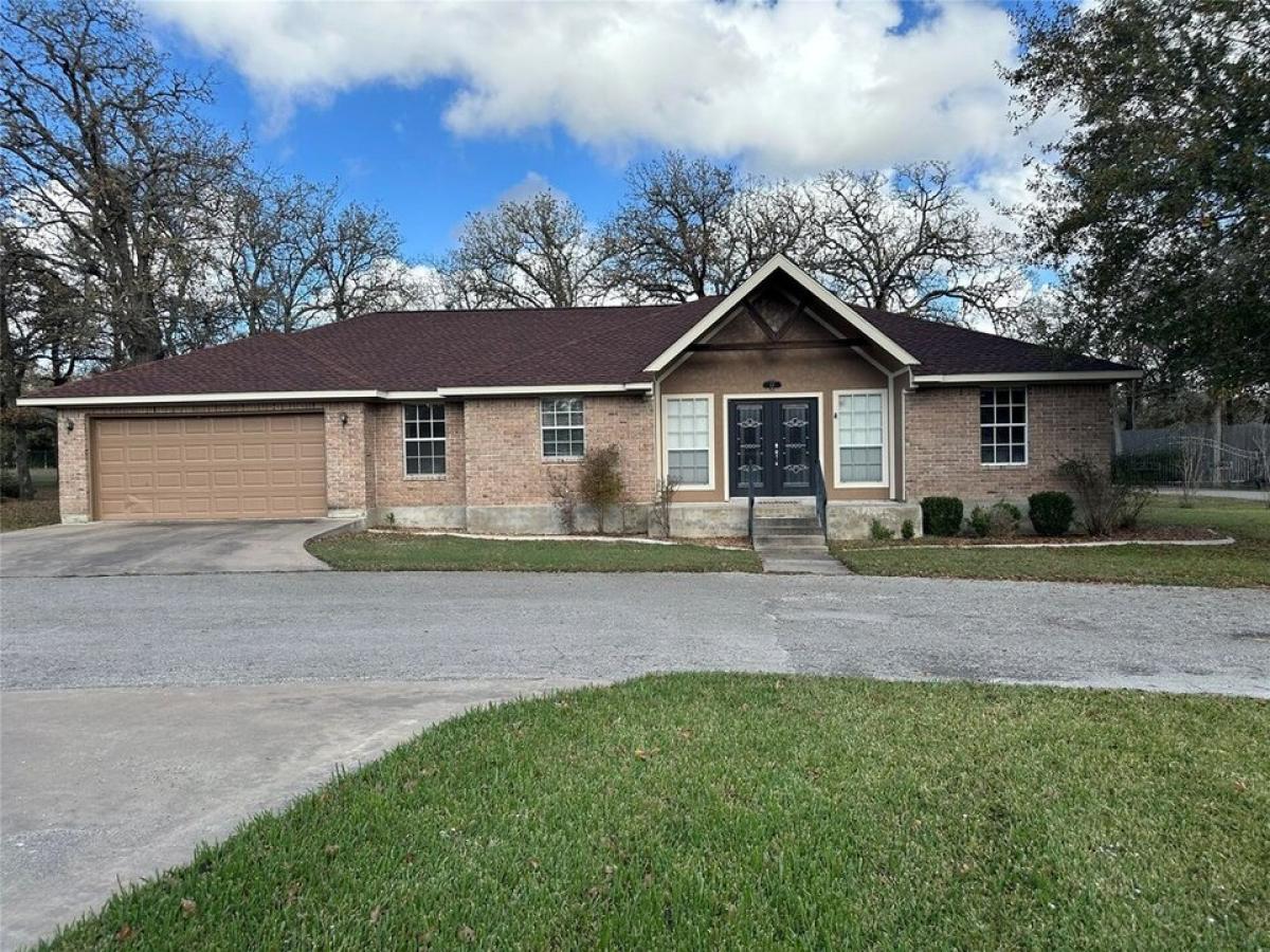 Picture of Home For Sale in La Grange, Texas, United States