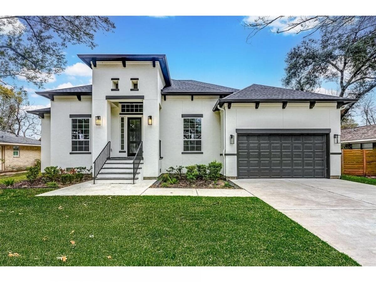 Picture of Home For Sale in Jersey Village, Texas, United States