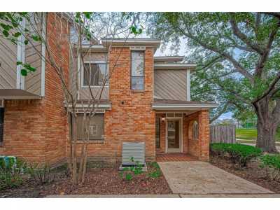 Home For Sale in Montgomery, Texas