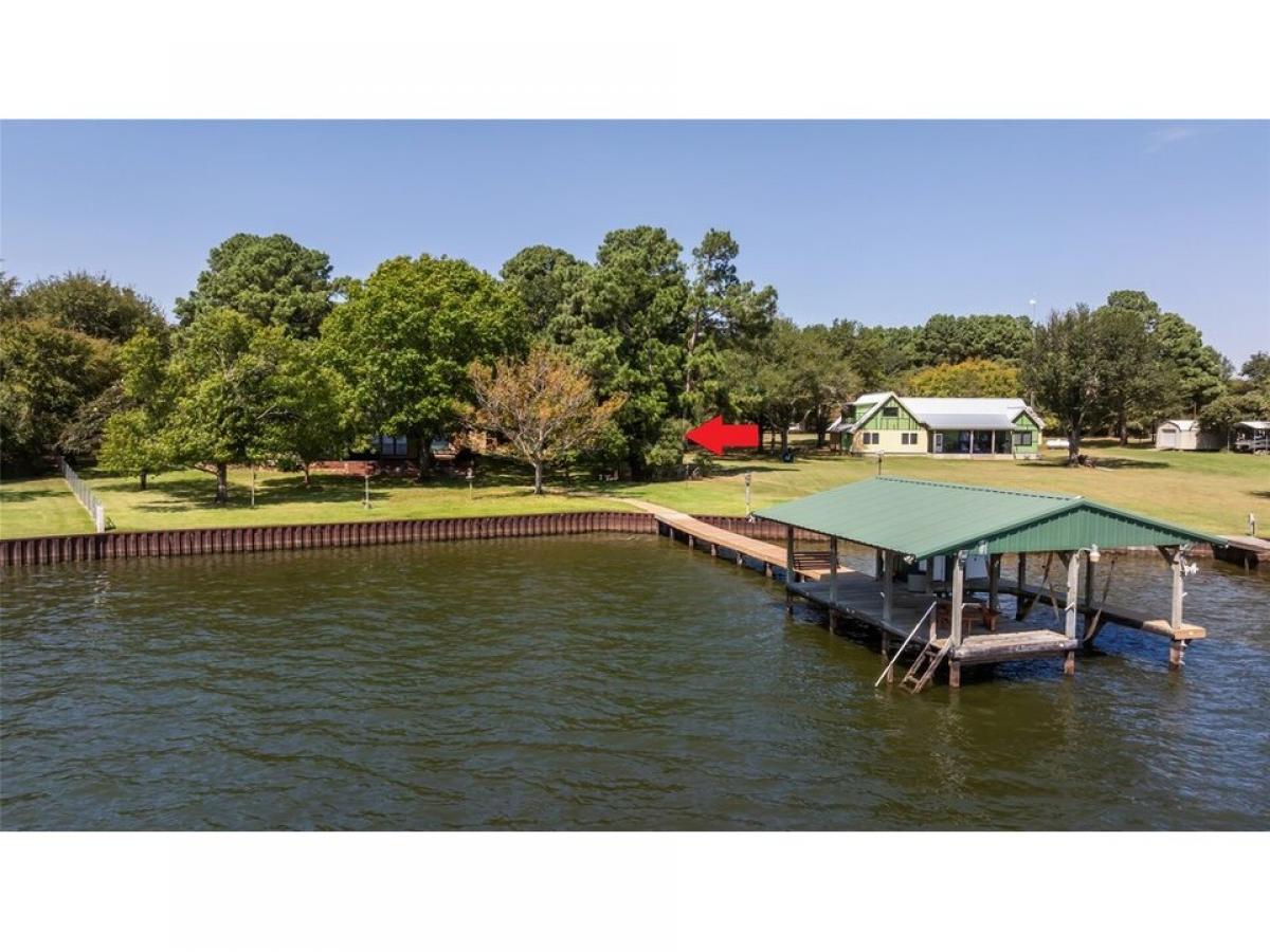 Picture of Home For Sale in Thornton, Texas, United States