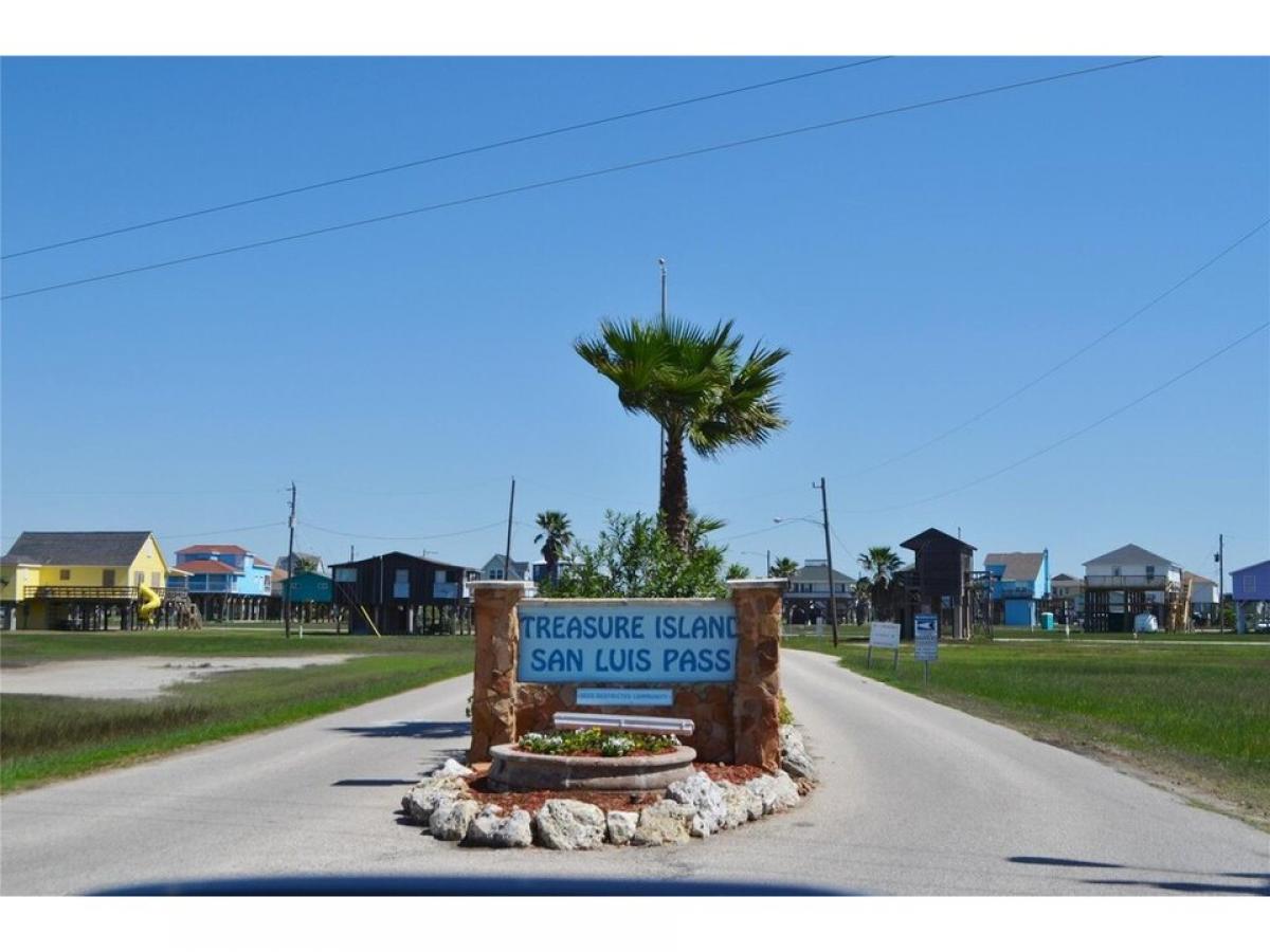 Picture of Residential Land For Sale in Freeport, Texas, United States