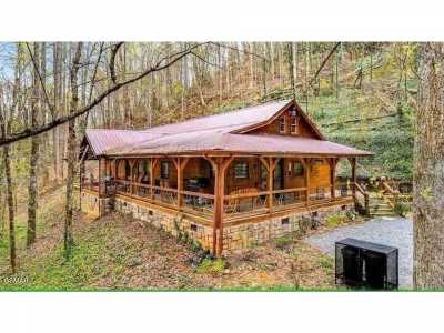 Home For Sale in Townsend, Tennessee