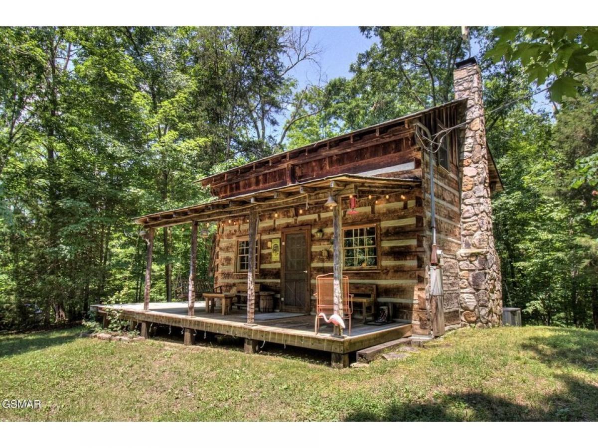 Picture of Home For Sale in Sevierville, Tennessee, United States