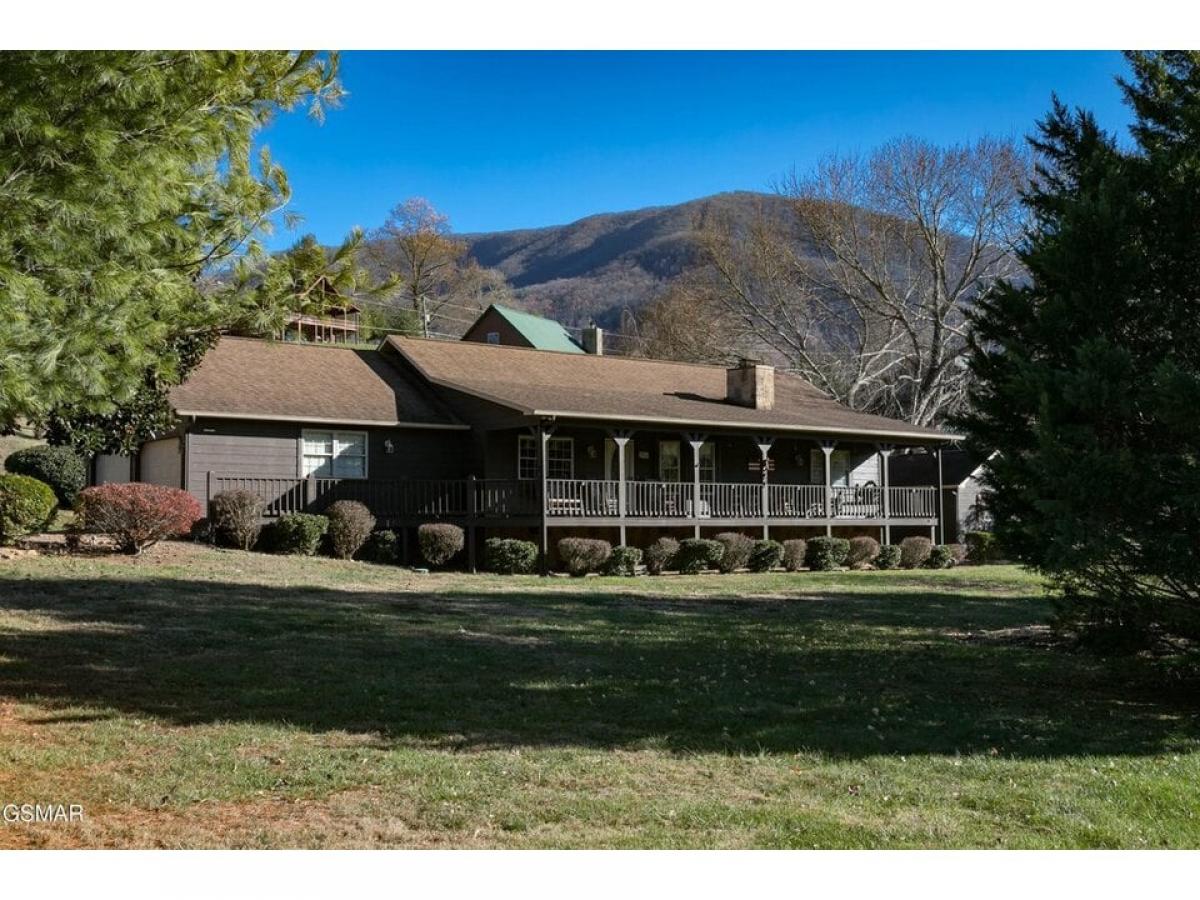 Picture of Home For Sale in Sevierville, Tennessee, United States