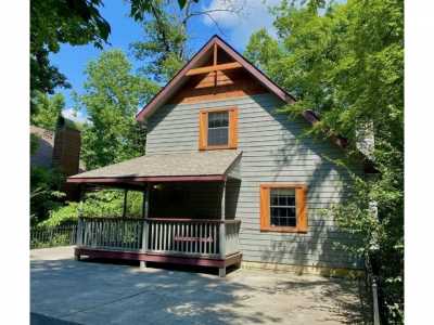 Home For Sale in Pigeon Forge, Tennessee