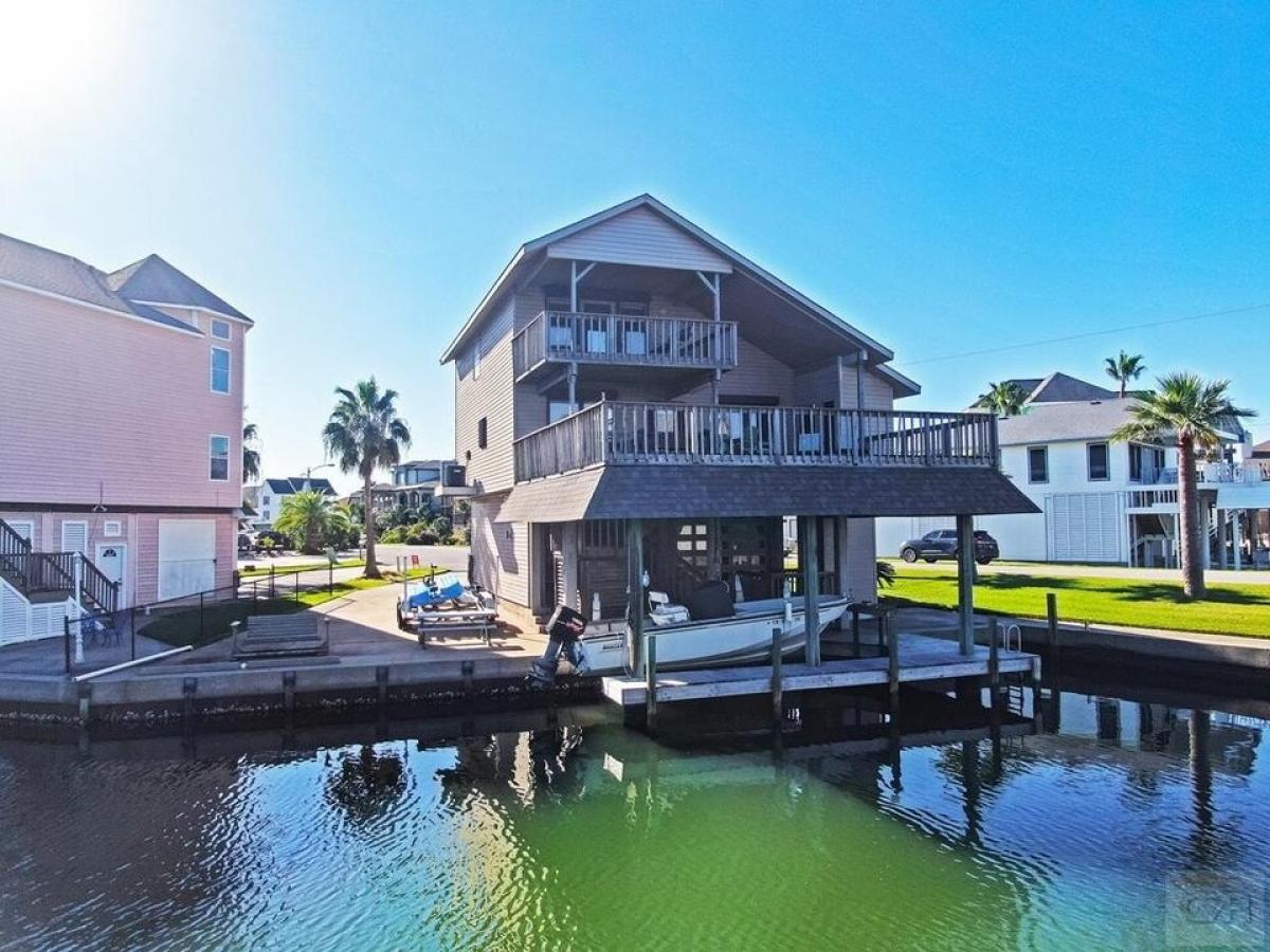 Picture of Home For Sale in Tiki Island, Texas, United States