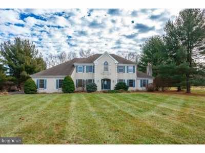 Home For Sale in Warminster, Pennsylvania