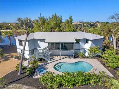 Home For Sale in Sanibel, Florida