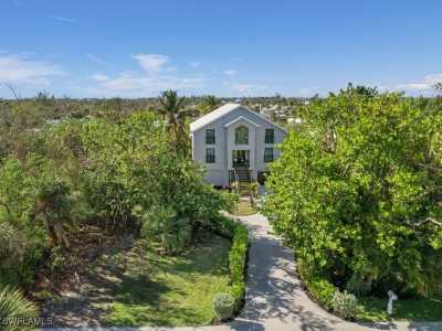 Home For Sale in Sanibel, Florida