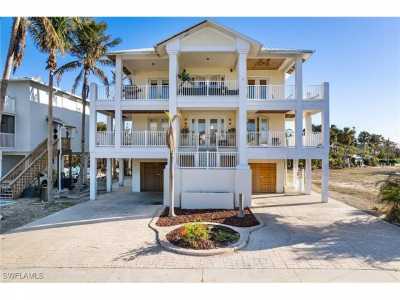 Home For Sale in Fort Myers Beach, Florida