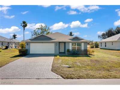 Home For Sale in Cape Coral, Florida