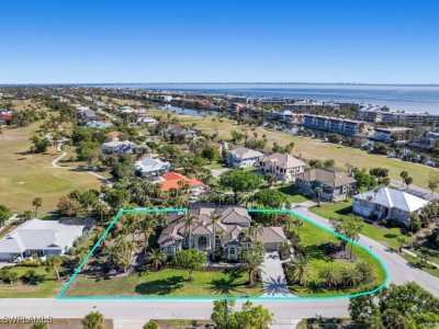 Home For Sale in Sanibel, Florida