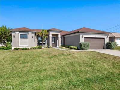 Home For Sale in Cape Coral, Florida