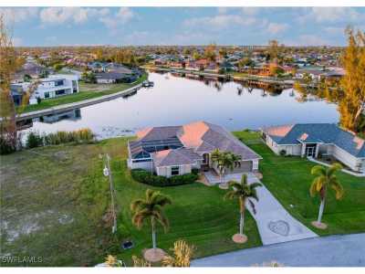 Home For Sale in Cape Coral, Florida