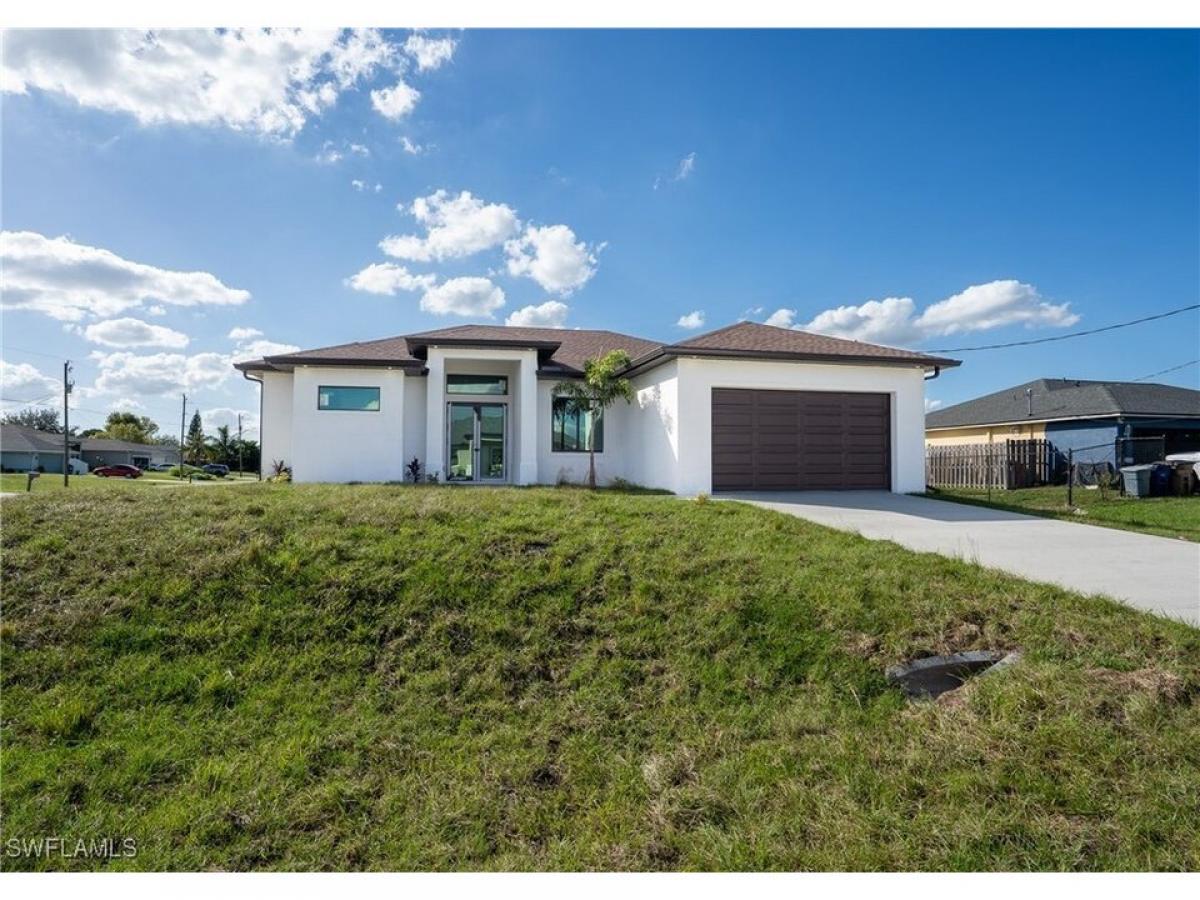 Picture of Home For Sale in Lehigh Acres, Florida, United States