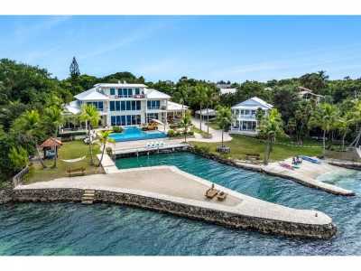 Home For Sale in Upper Matecumbe Key Islamorada, Florida