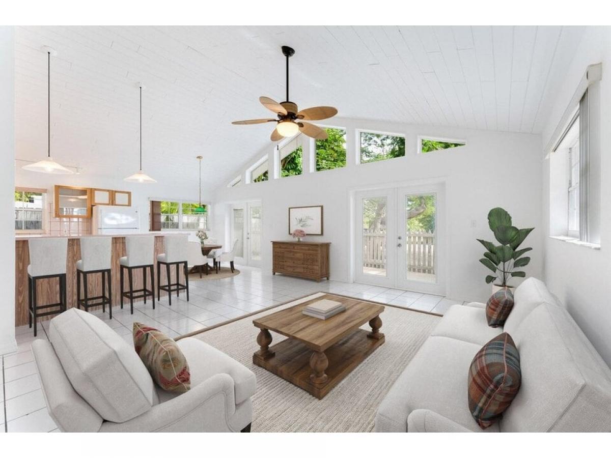 Picture of Home For Sale in Plantation Key, Florida, United States