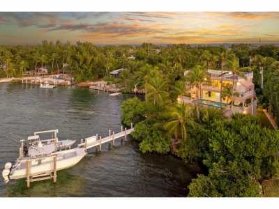 Home For Sale in Upper Matecumbe Key Islamorada, Florida