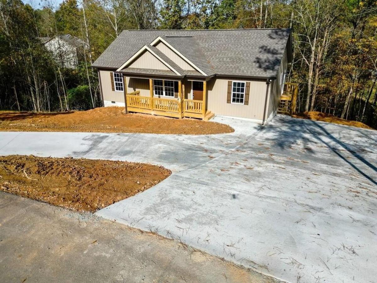 Picture of Home For Sale in Dalton, Georgia, United States