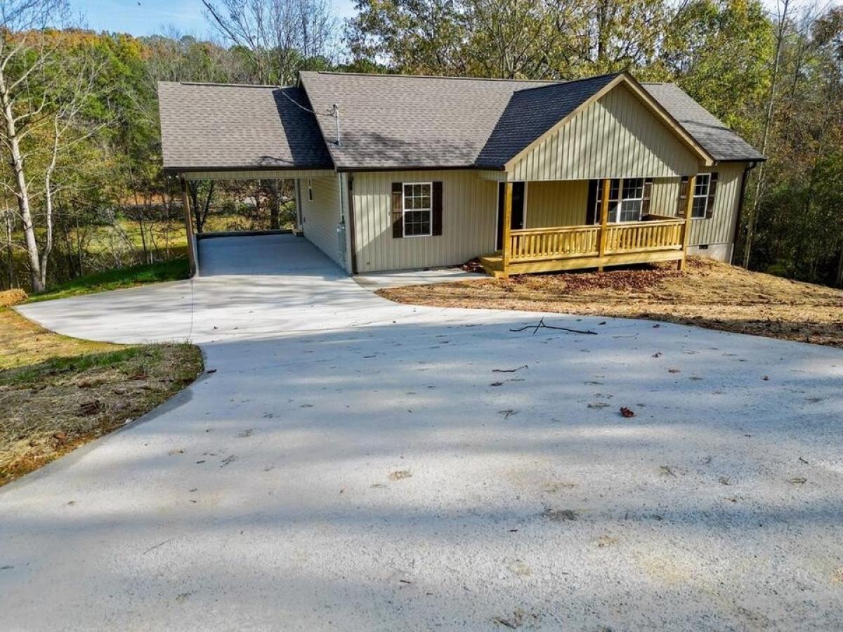 Picture of Home For Sale in Dalton, Georgia, United States