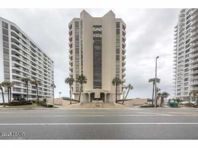 Home For Sale in Daytona Beach Shores, Florida