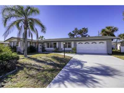 Home For Sale in Daytona Beach, Florida