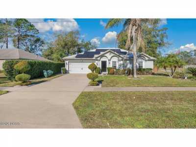 Home For Sale in Deltona, Florida