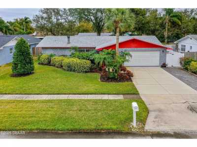 Home For Sale in Port Orange, Florida