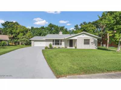 Home For Sale in Port Orange, Florida