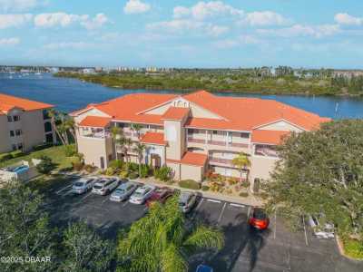 Home For Sale in New Smyrna Beach, Florida