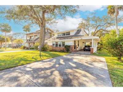 Home For Sale in Daytona Beach, Florida