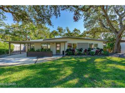 Home For Sale in New Smyrna Beach, Florida