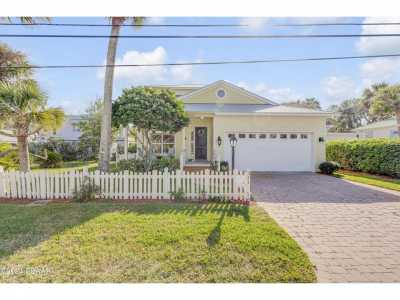 Home For Sale in New Smyrna Beach, Florida