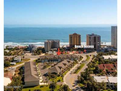 Home For Sale in Daytona Beach, Florida