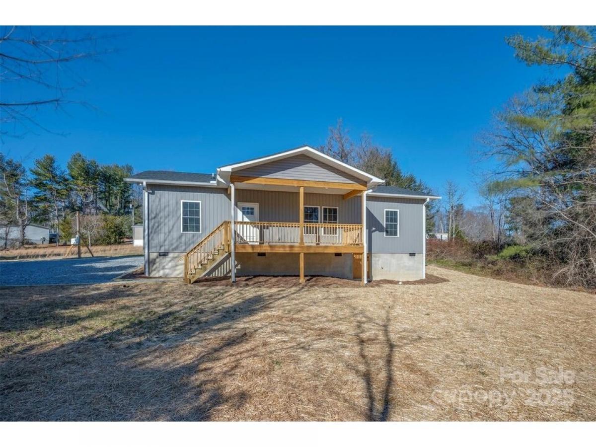 Picture of Home For Sale in Flat Rock, North Carolina, United States