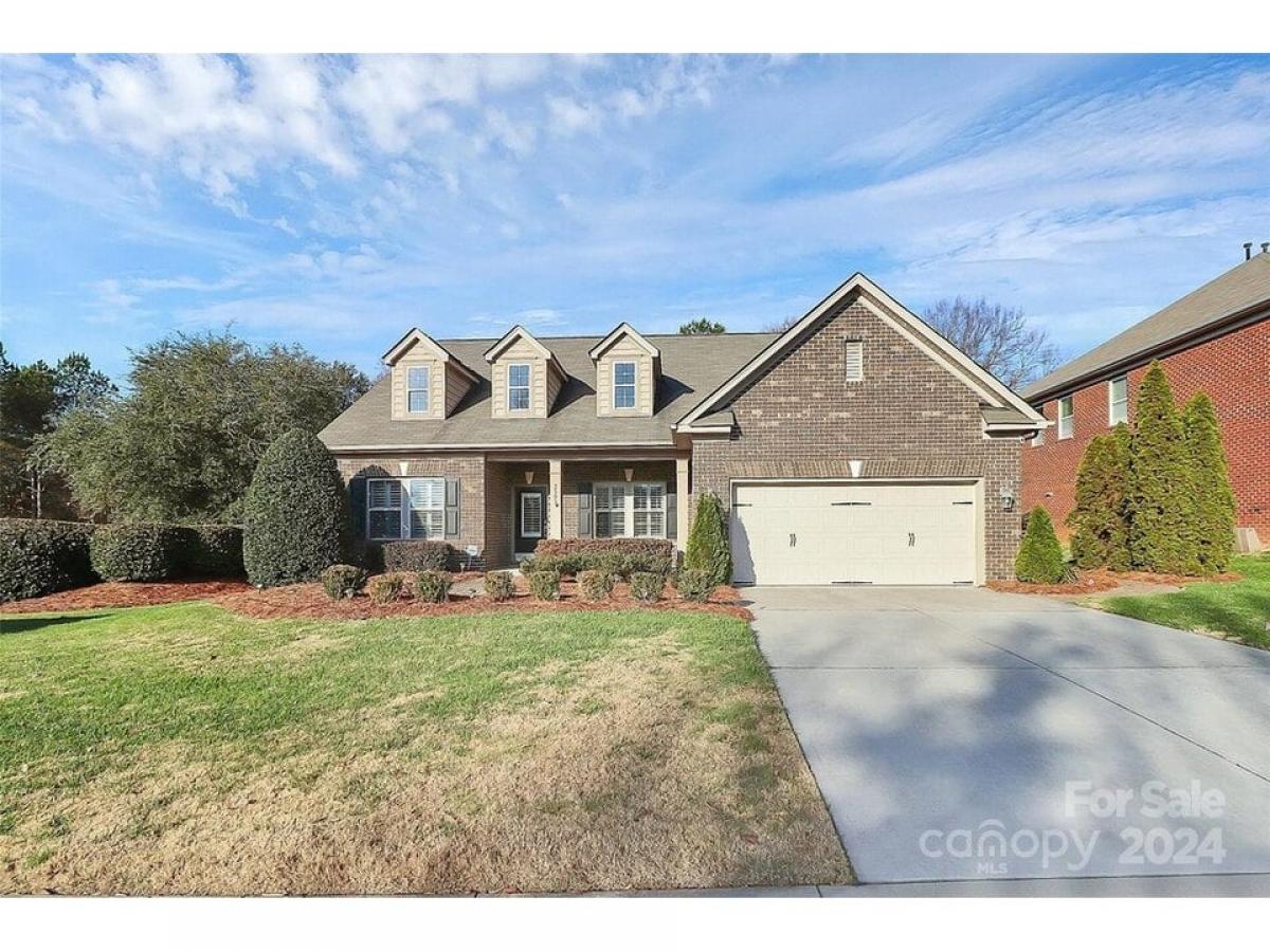 Picture of Home For Sale in Matthews, North Carolina, United States