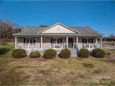 Home For Sale in Hickory, North Carolina