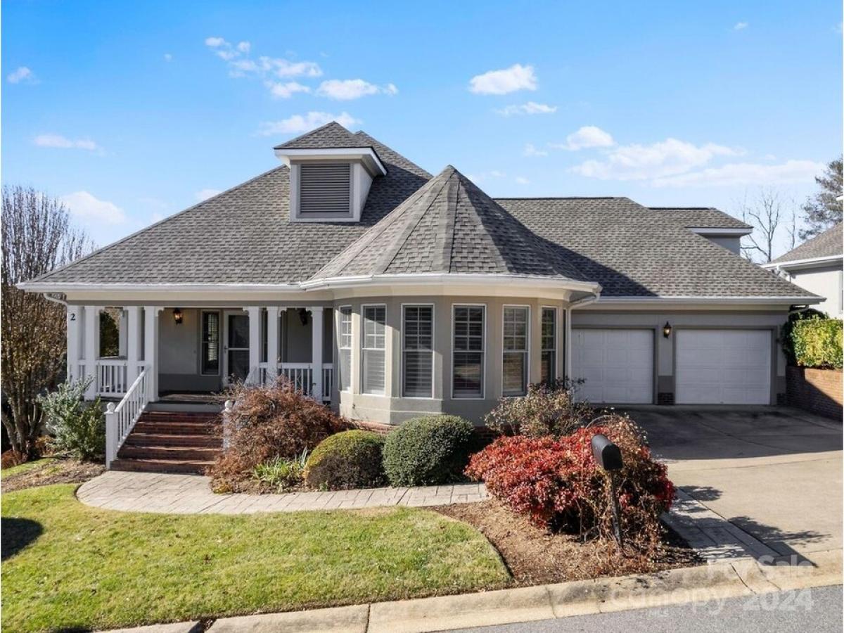 Picture of Home For Sale in Asheville, North Carolina, United States