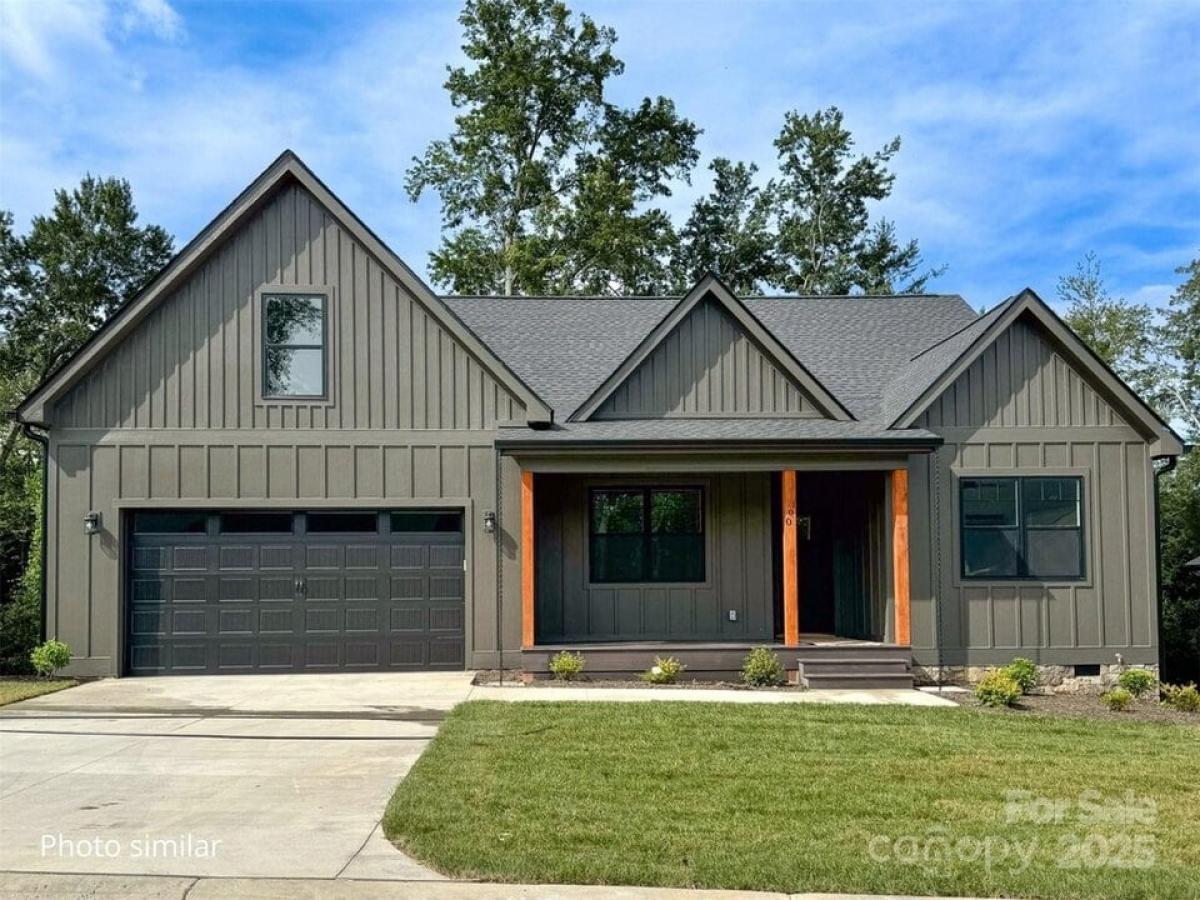 Picture of Home For Sale in Mills River, North Carolina, United States