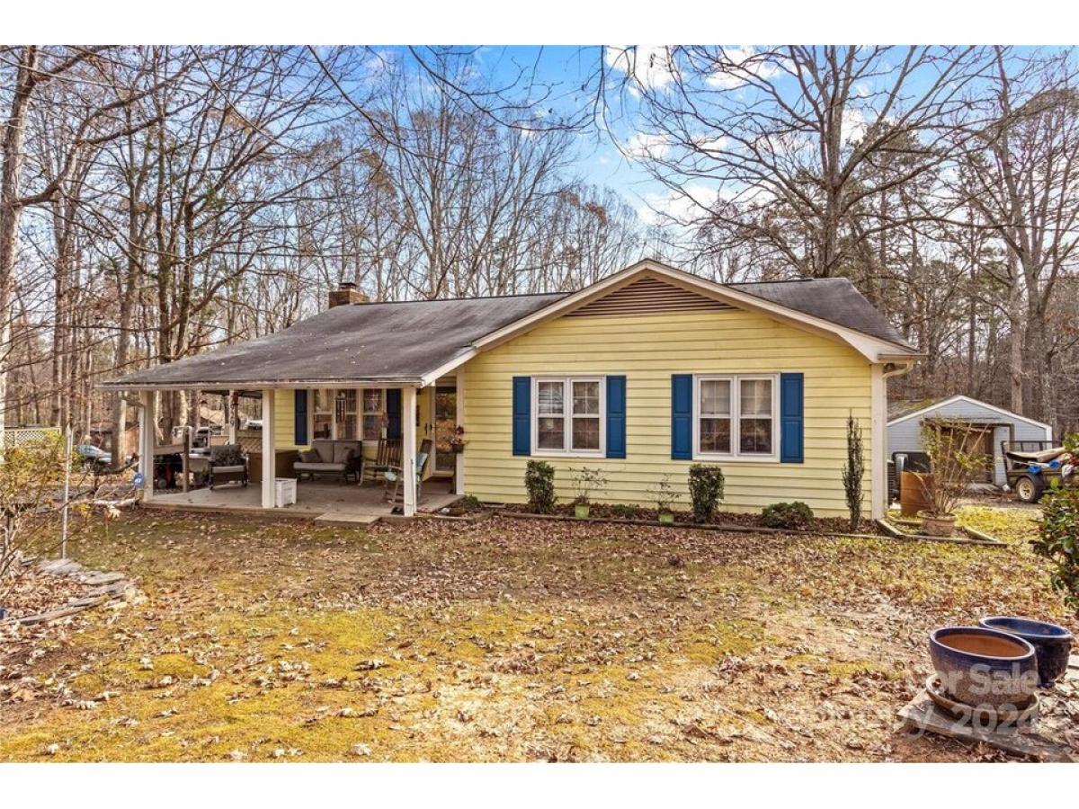 Picture of Home For Sale in Matthews, North Carolina, United States