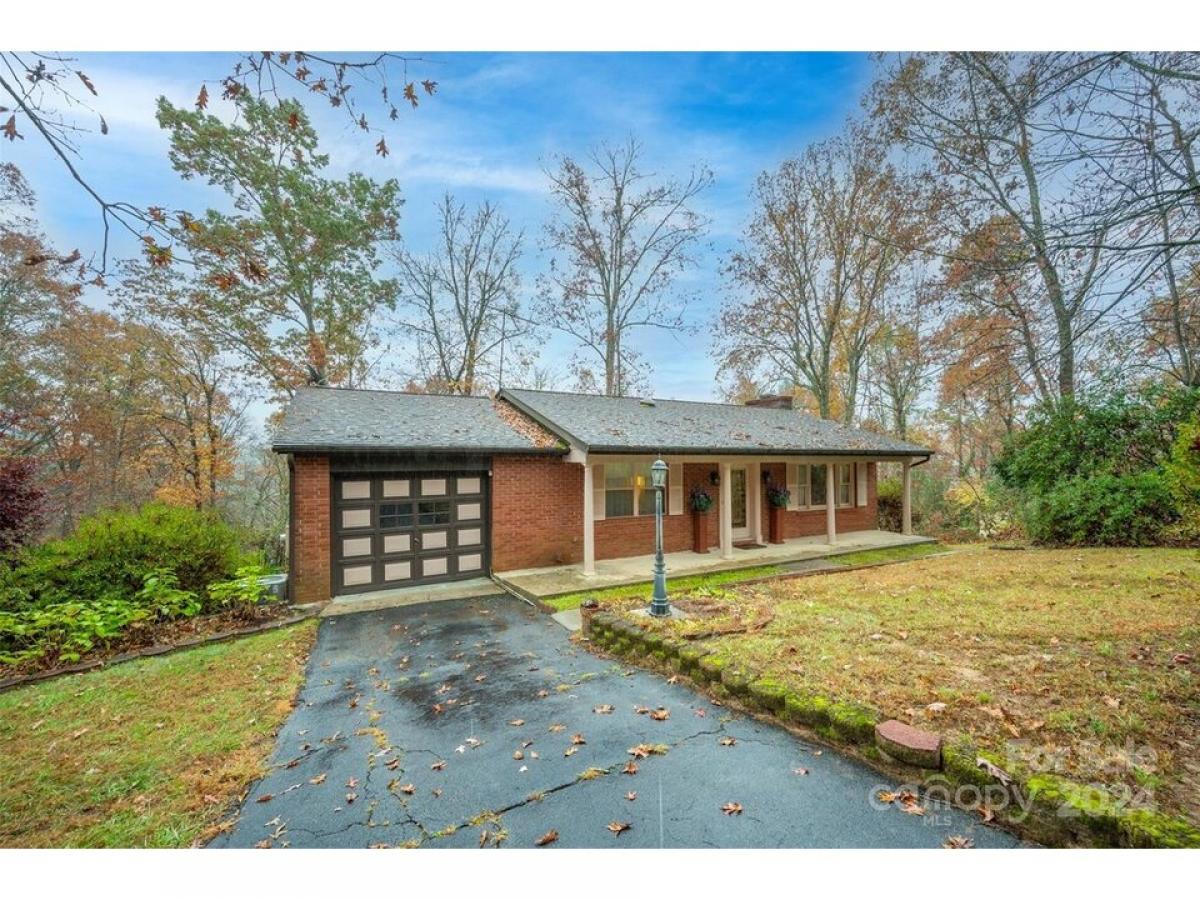 Picture of Home For Sale in Mills River, North Carolina, United States