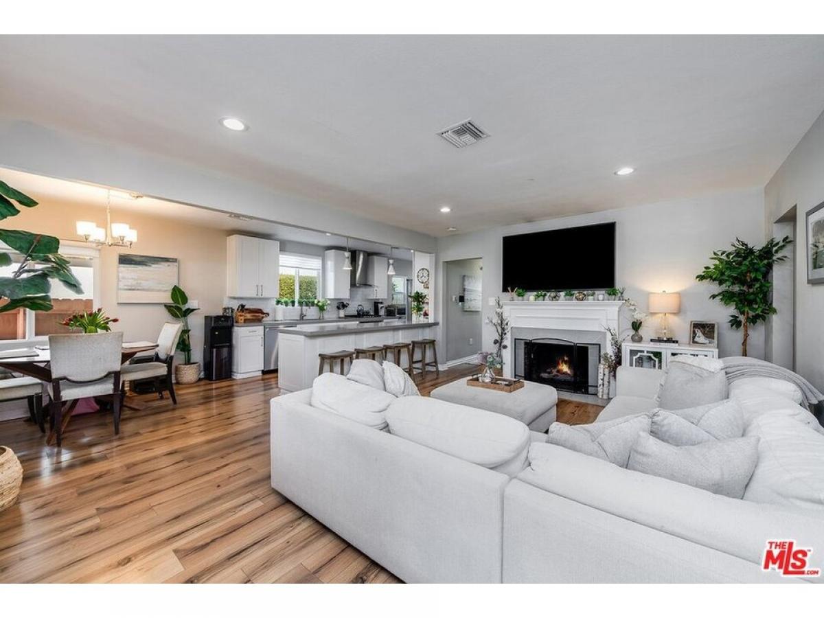 Picture of Home For Sale in Studio City, California, United States