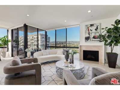 Home For Sale in Los Angeles, California