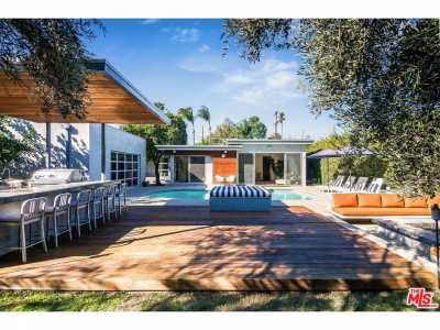 Home For Sale in Sherman Oaks, California