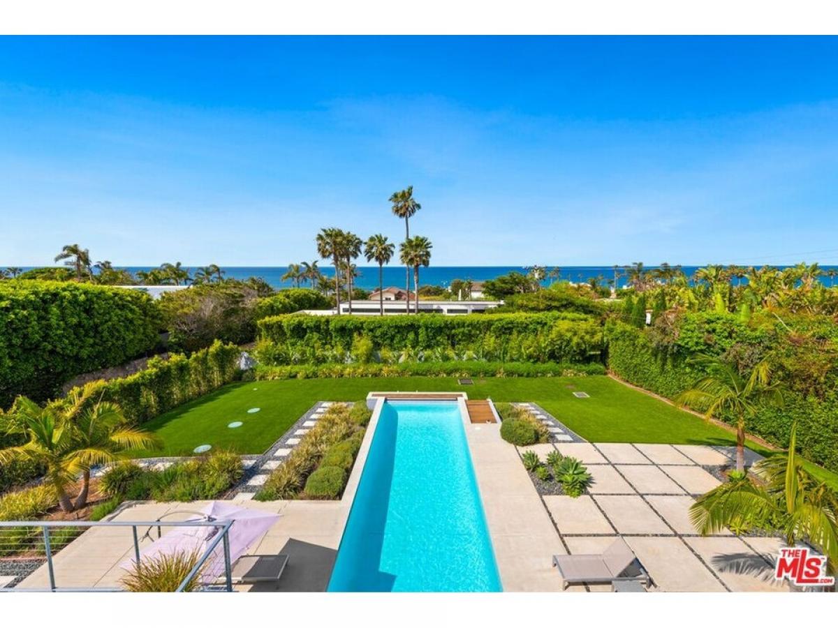 Picture of Home For Sale in Malibu, California, United States